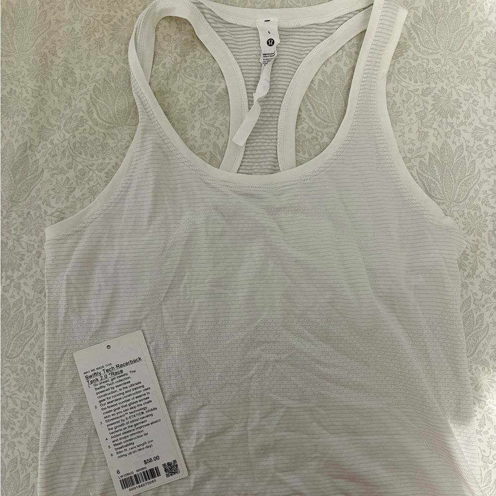 NWT lululemon Swiftly Tech Racerback Tank in white